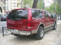 Ford Excursion t (2005).jpg