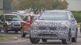2021-mitsubishi-outlander-spy-shots--photo-credits-baldauf-sb-medien_100718436.jpg