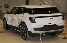 ford-explorer-2024-1084_md1.jpg