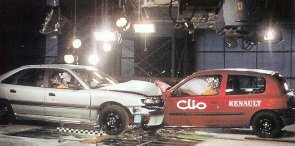 veiligheid renault 19 crashtest Safrane & Clio 1998.jpg