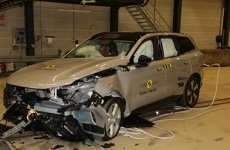 volvo-ex90-2025-1180_mpdb1.jpg