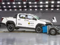 Ancap-testing-Toyota-Hilux-frontal-offset-A-1920x1440.webp