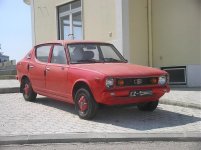 Datsun 100A fr (1978).jpg