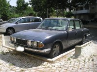 Triumph 2000 4p fr (1973).jpg