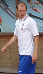 352px-Arjen_Robben.jpg