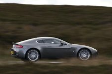 am_v8-vantage_4_lr.jpg