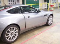 aston_martin_18.jpg